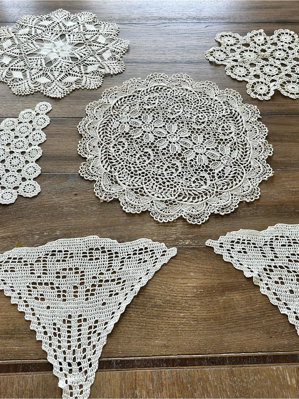 Vintage Doilies~set of 6